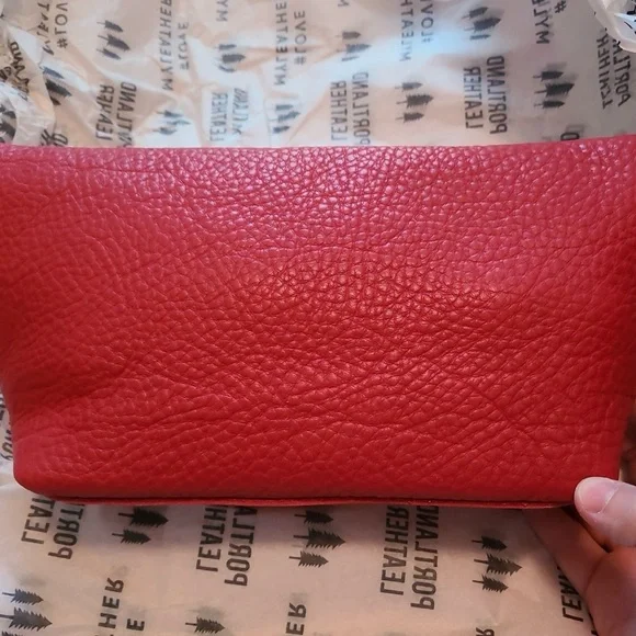 Portland Leather Goods makeup bag in Sugar - Picture 2 of 4